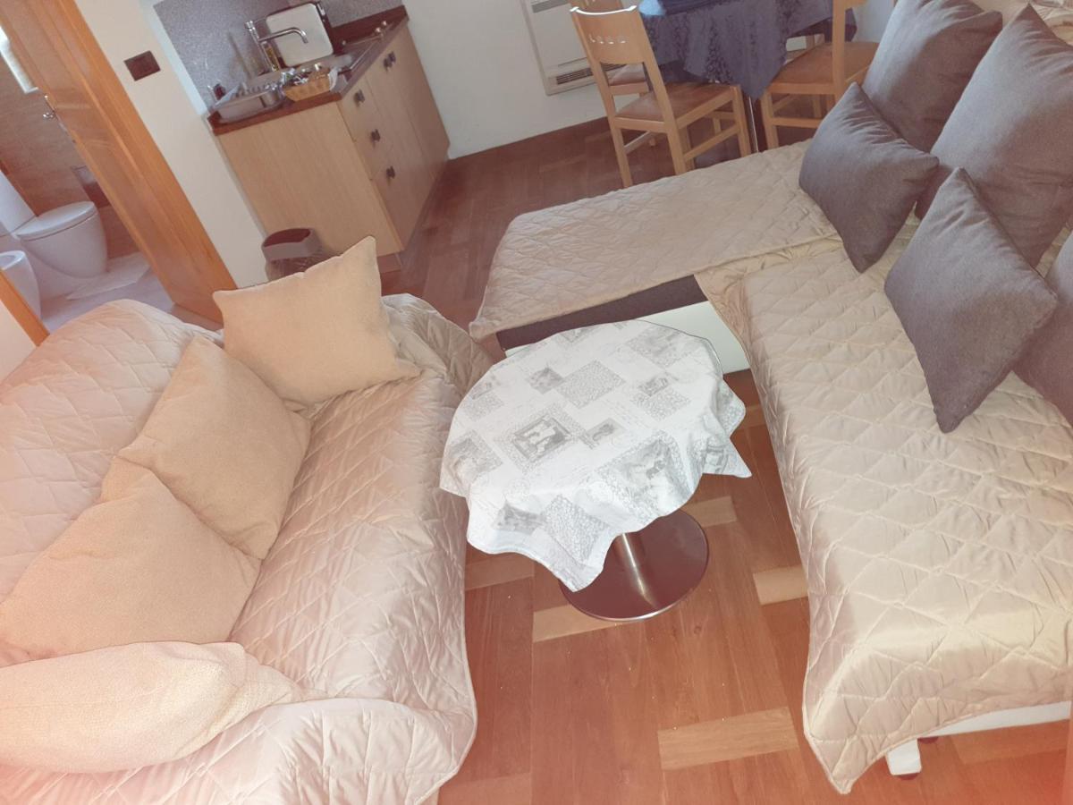 Smartno Apartmaji Sobe Josko エクステリア 写真